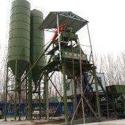 hzs75型的混凝土攪拌站有多大，自重多少噸？